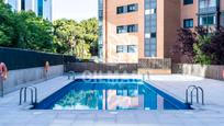 Piscina de Pis en venda en  Madrid Capital amb Aire condicionat, Traster i Piscina comunitària