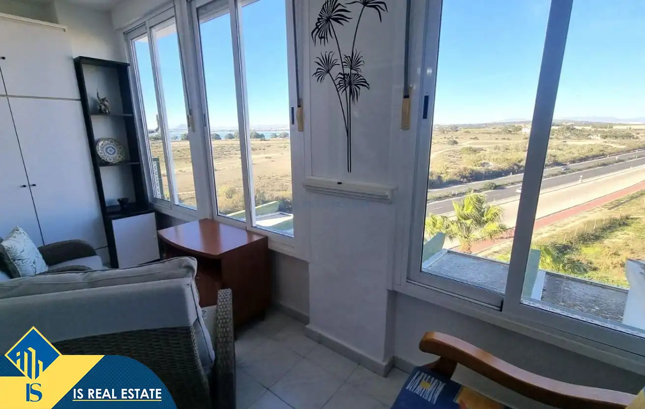 Vista exterior de Estudi en venda en Torrevieja amb Calefacció, Terrassa i Moblat
