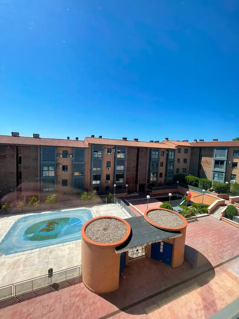 Außenansicht von Dachboden zur Miete in El Molar (Madrid) mit Heizung, Terrasse und Balkon