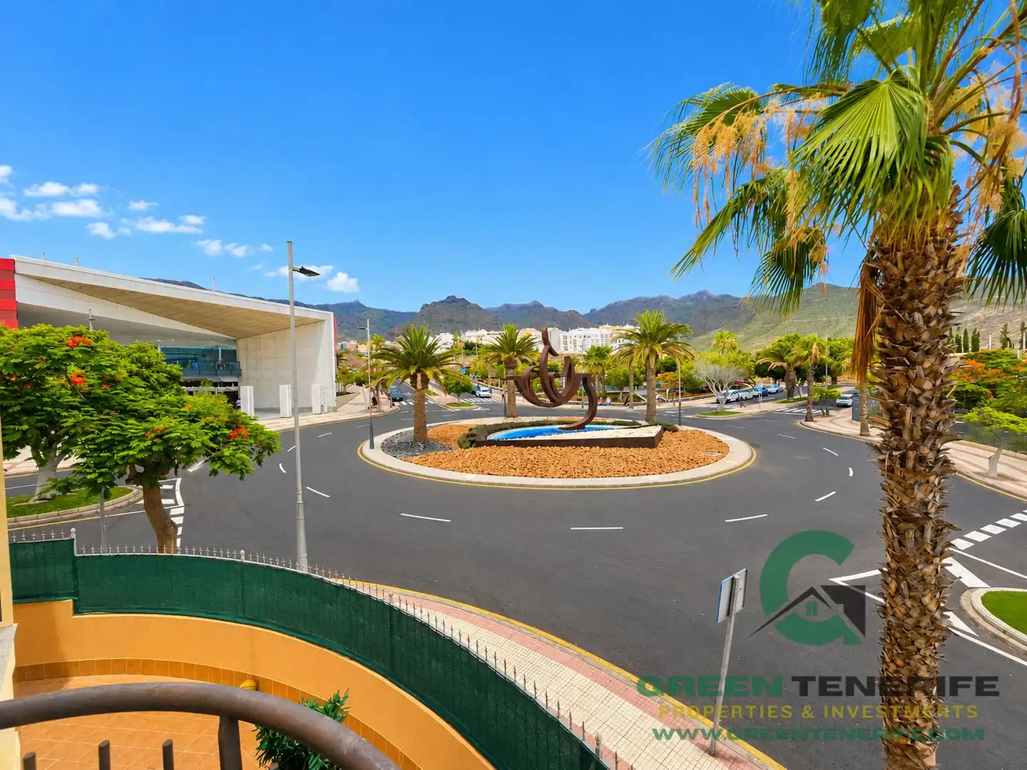 Vista exterior de Piso en venta en Adeje con Trastero y Balcón