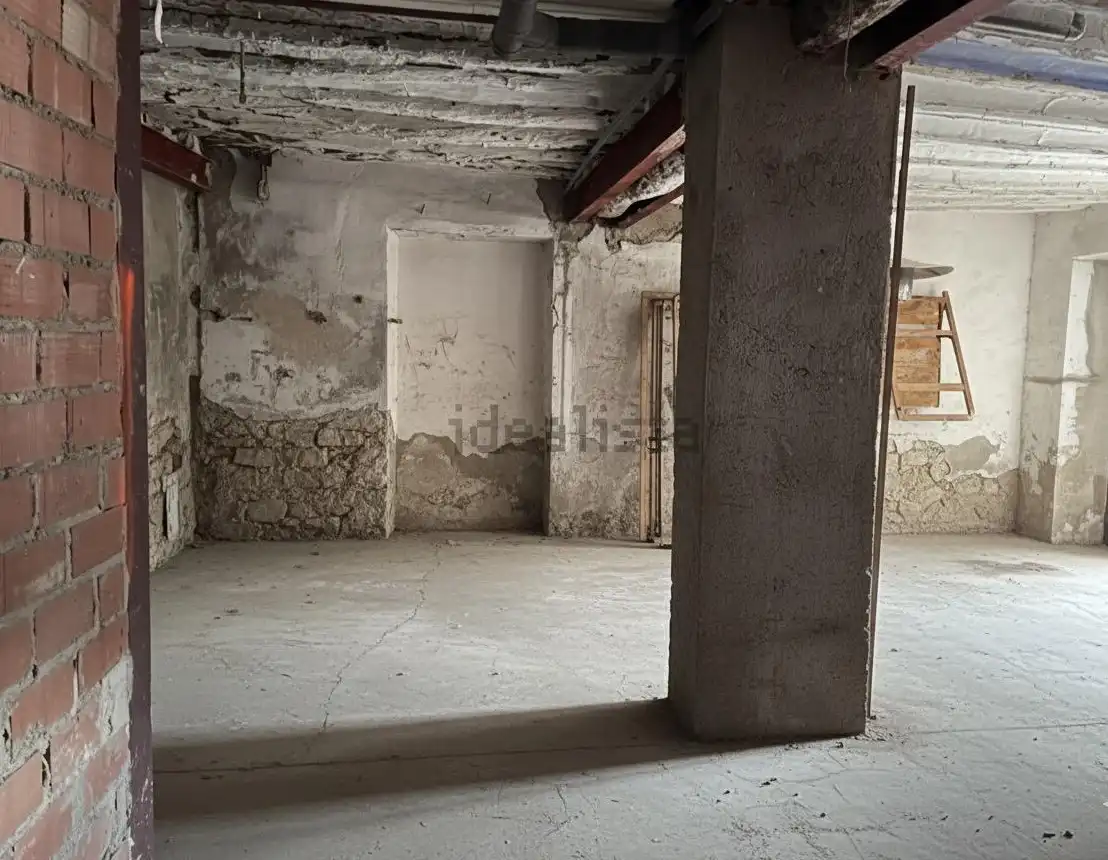Local comercial en venda a Úbeda, imagen 2