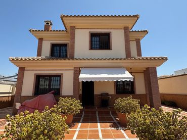 House with garden for sale in Casabermeja