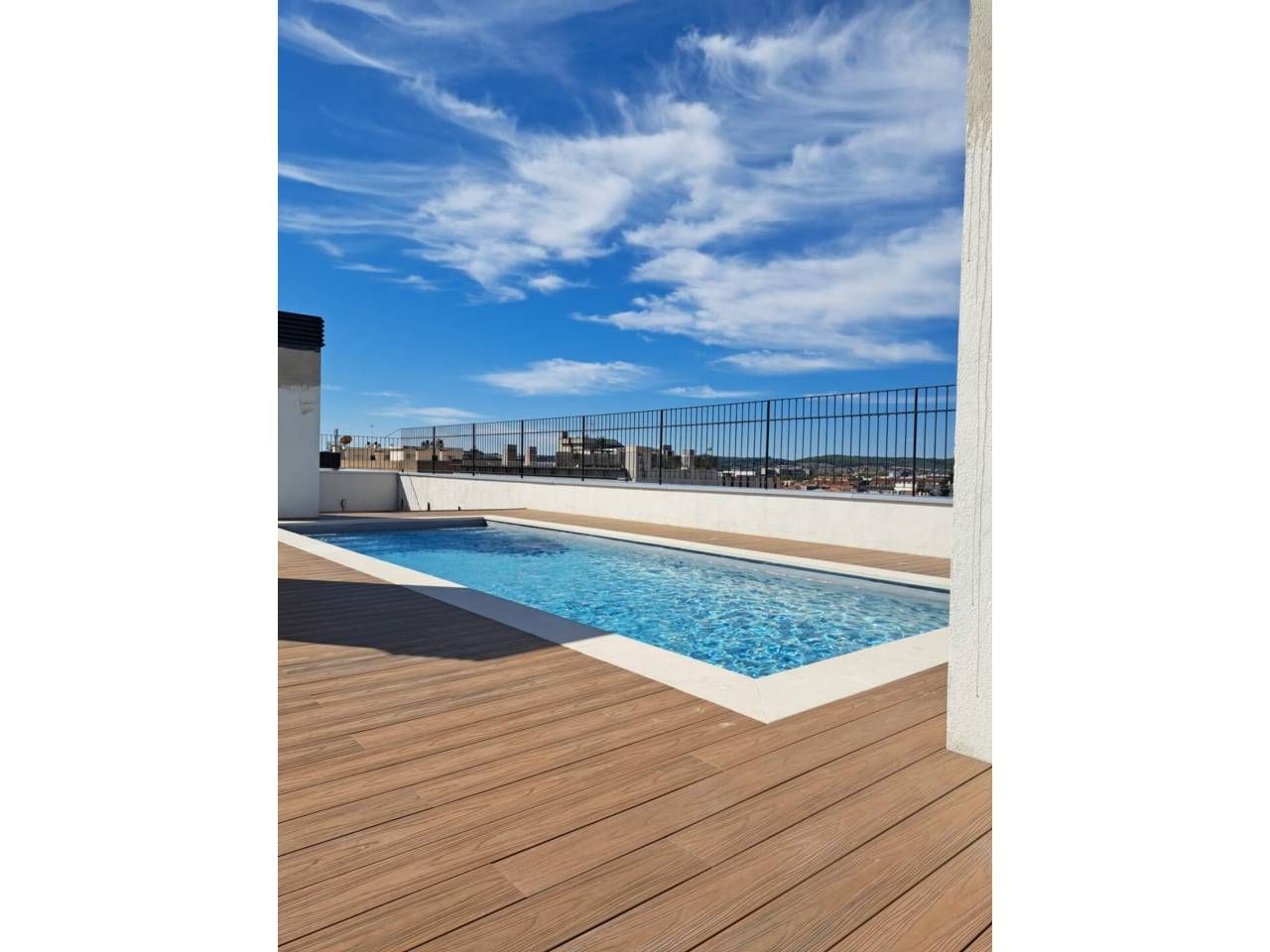 Swimming pool of Flat to rent in Sabadell  with Air Conditioner, Heating and Community pool