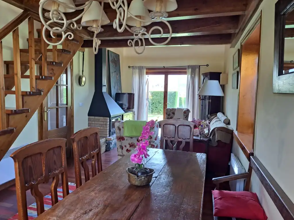Esszimmer von Haus oder Chalet zur Miete in Osséja mit Heizung, Privatgarten und Möbliert