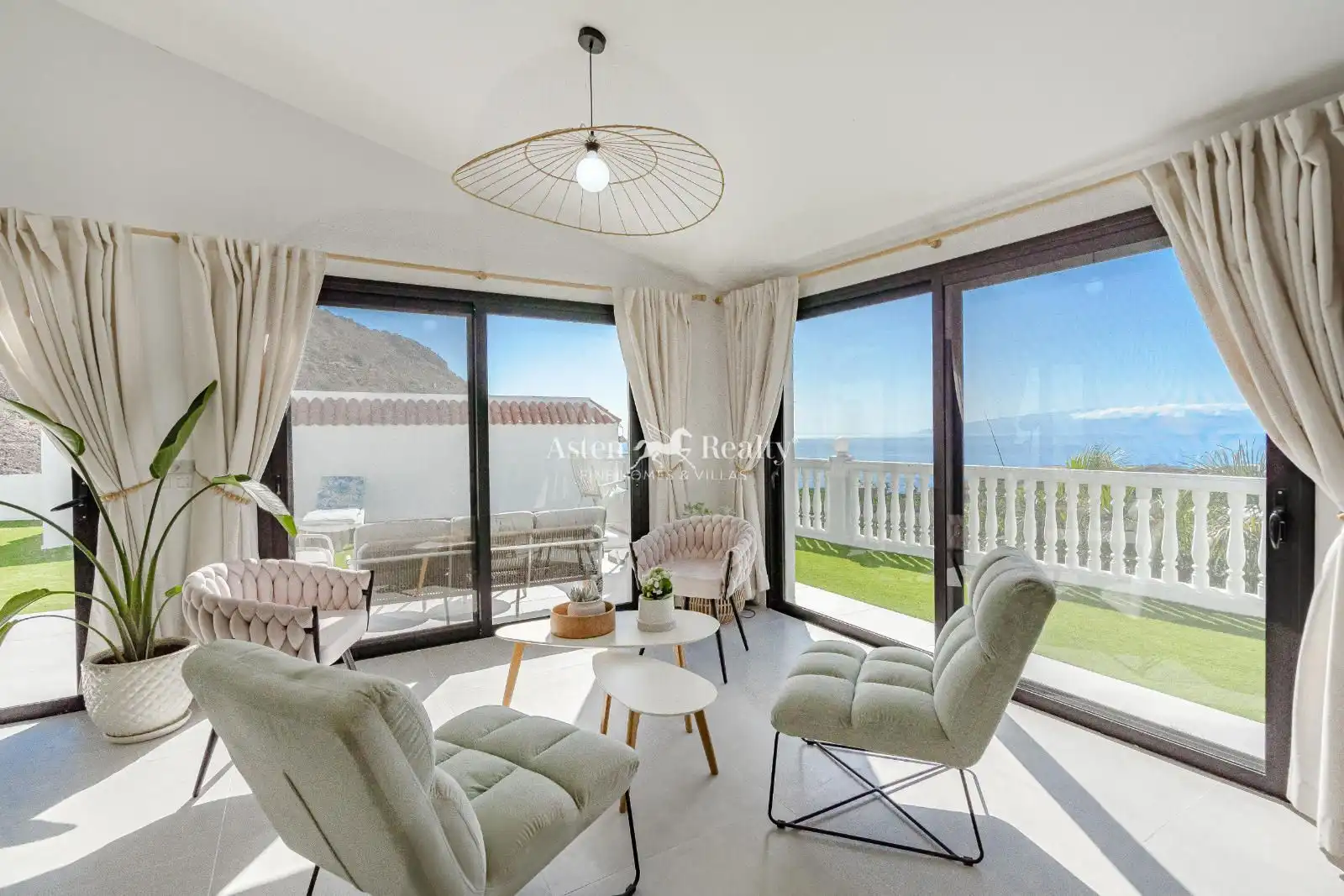 Sala de estar de Casa o chalet en venta en Santiago del Teide con Aire acondicionado, Terraza y Piscina