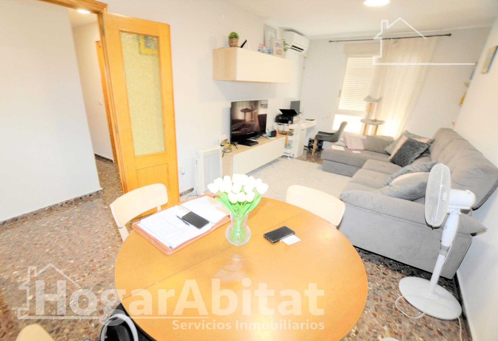 Living room of Flat for sale in Xirivella  with Air Conditioner