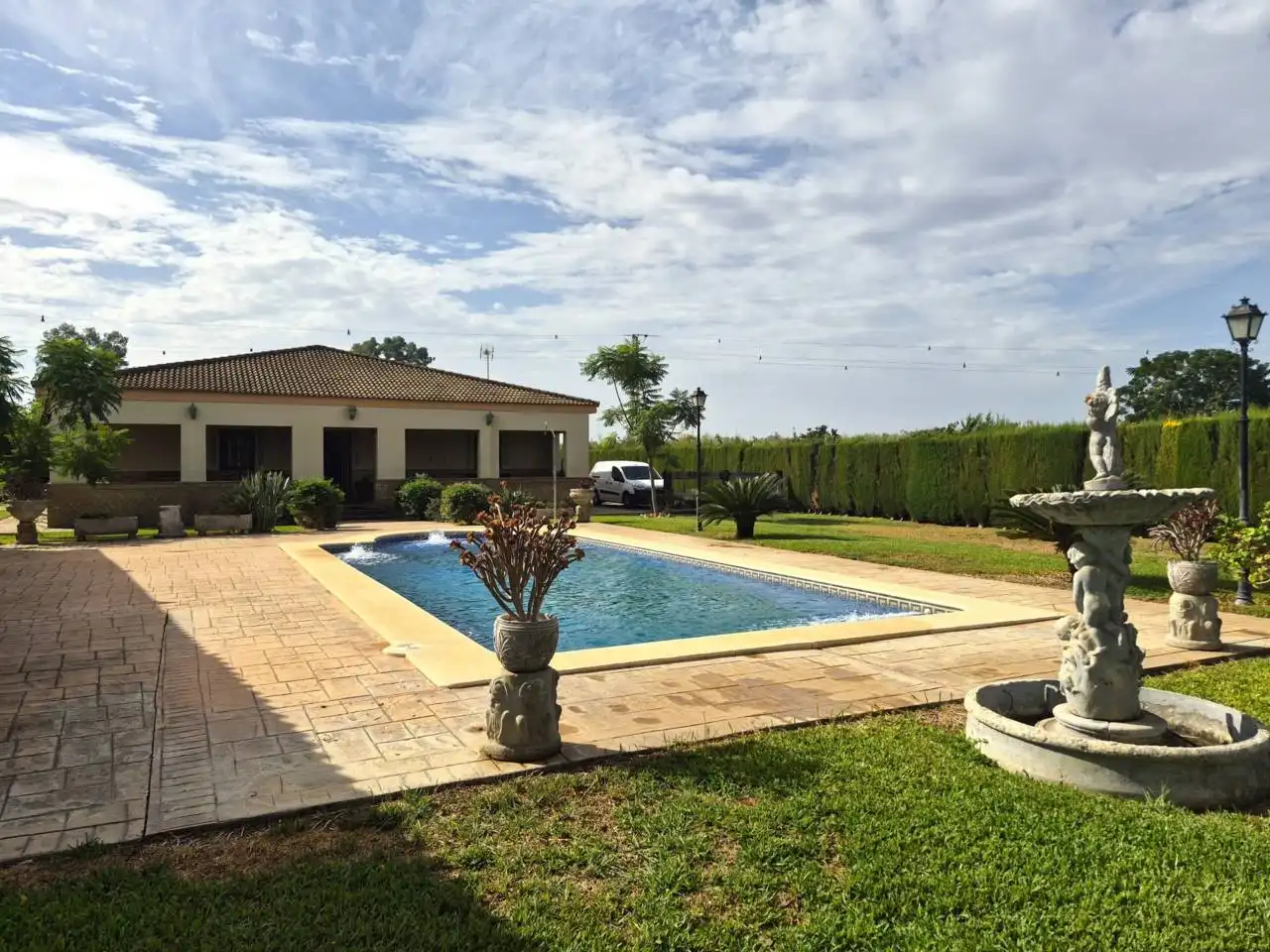 Swimming pool of Country homes for sale in Pilas, Sevilla