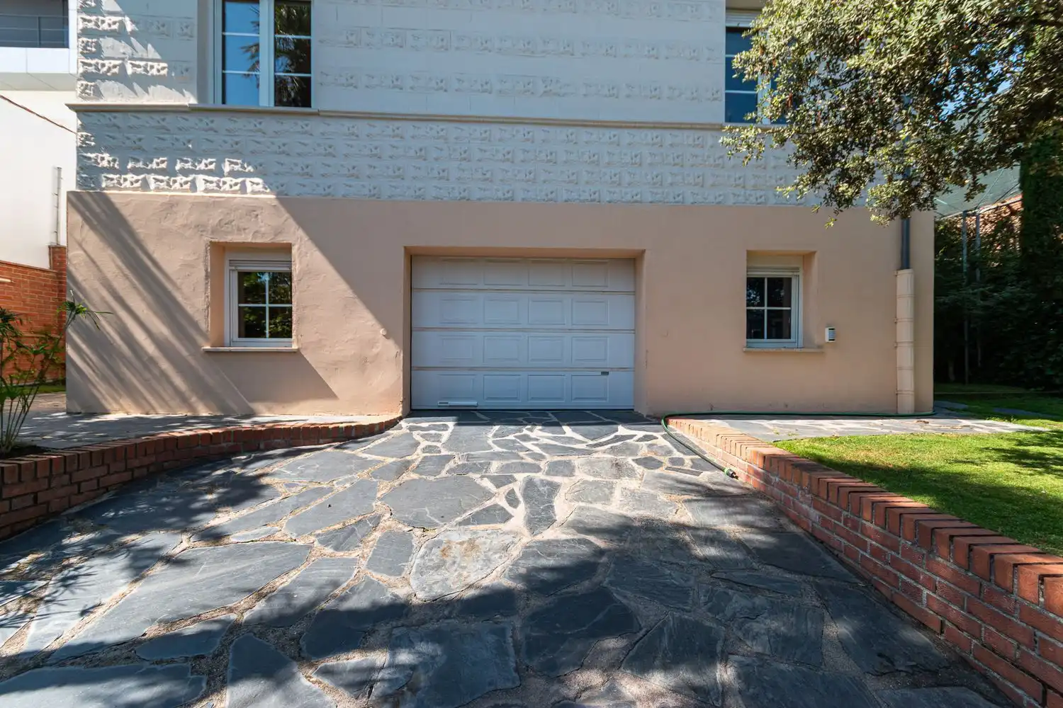 Vista exterior de Casa o xalet en venda en Madrid amb Aire condicionat, Calefacció i Traster