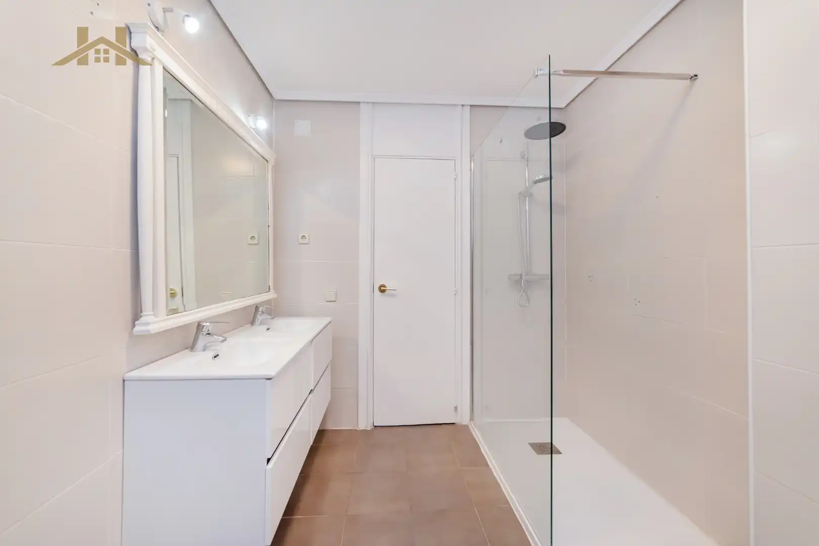 Baño de Casa adosada en venta en Las Rozas de Madrid con Aire acondicionado, Calefacción y Jardín privado