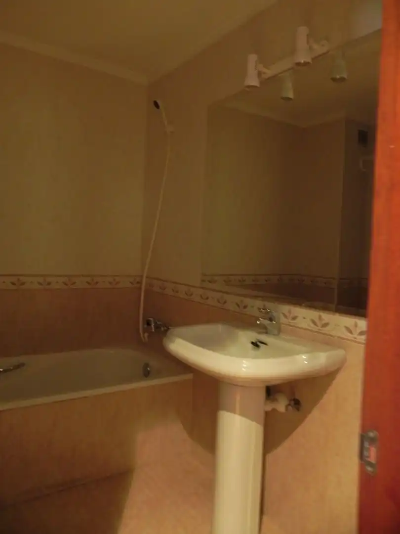 Baño de Casa adosada de alquiler en Siero con Calefacción, Jardín privado y Parquet