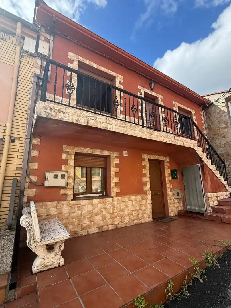 Exterior view of Detached homes for sale in La Felguera
