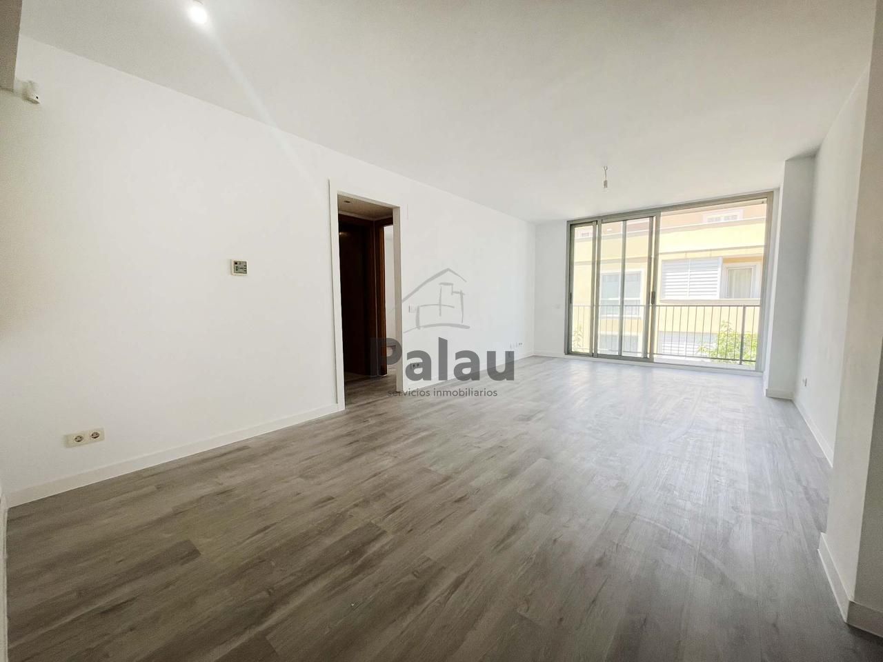 Living room of Flat for sale in Ciutadella de Menorca  with Air Conditioner, Parquet flooring and Terrace