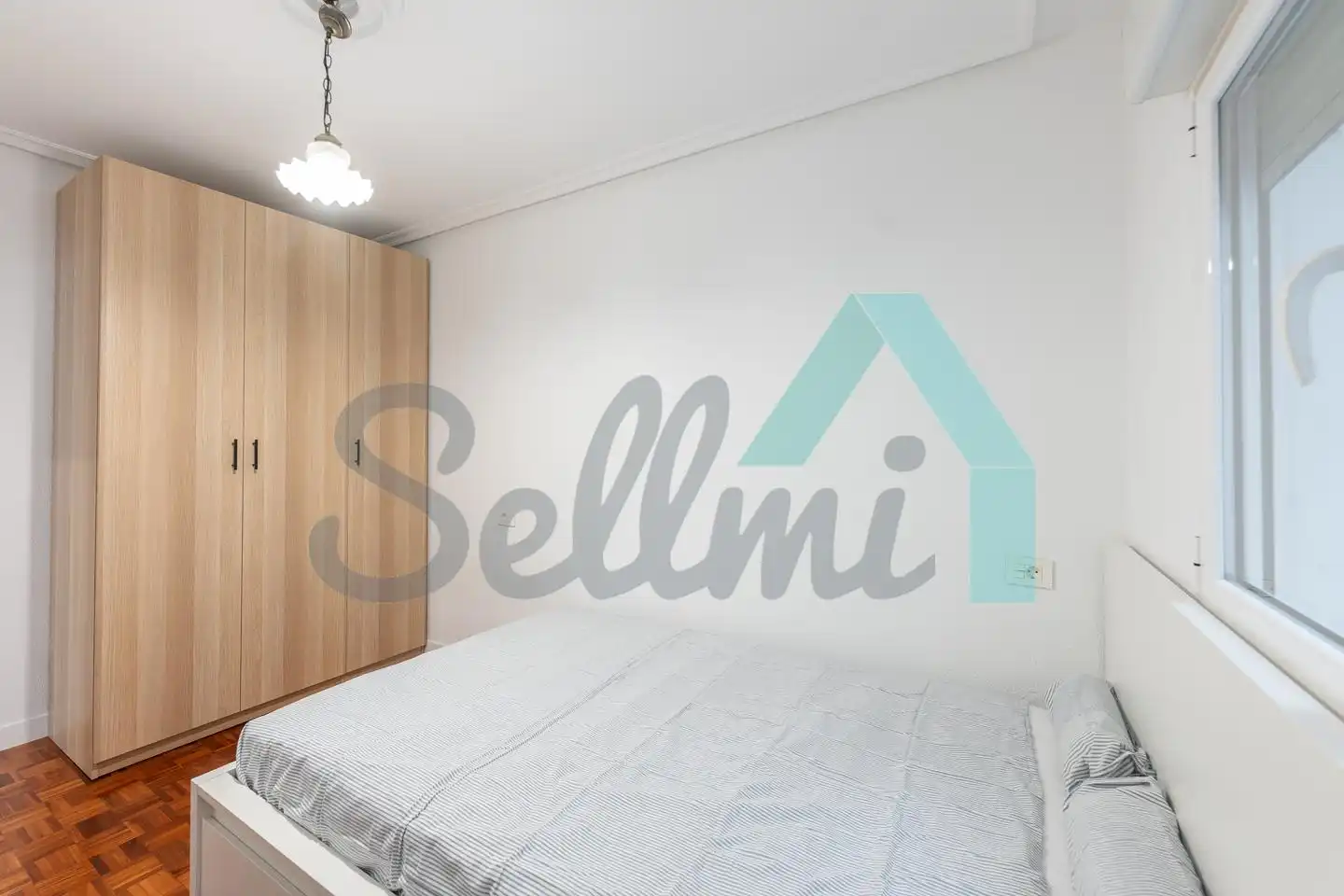 Habitación de Piso para compartir en Oviedo  con Calefacción, Parquet y Amueblado