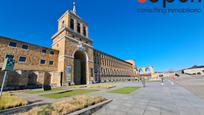 Vista exterior de Casa o xalet en venda en Gijón  amb Calefacció, Parquet i Terrassa