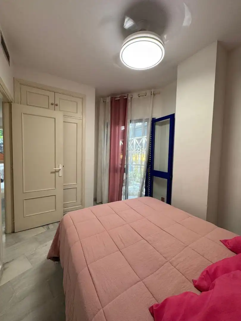 Schlafzimmer von Wohnung zur Miete in Centro