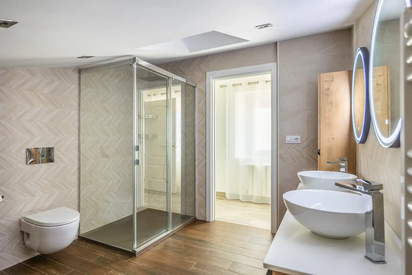 Bathroom of Houses for sale in Espartinas  with Air Conditioner, Heating and Swimming Pool
