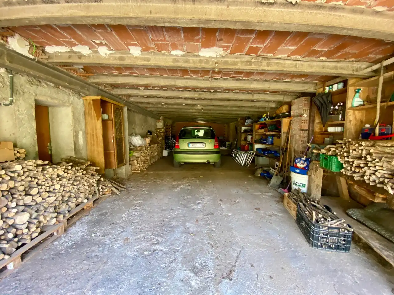Aparcament de Casa o xalet en venda en Sant Julià del Llor i Bonmatí amb Jardí privat, Terrassa i Traster