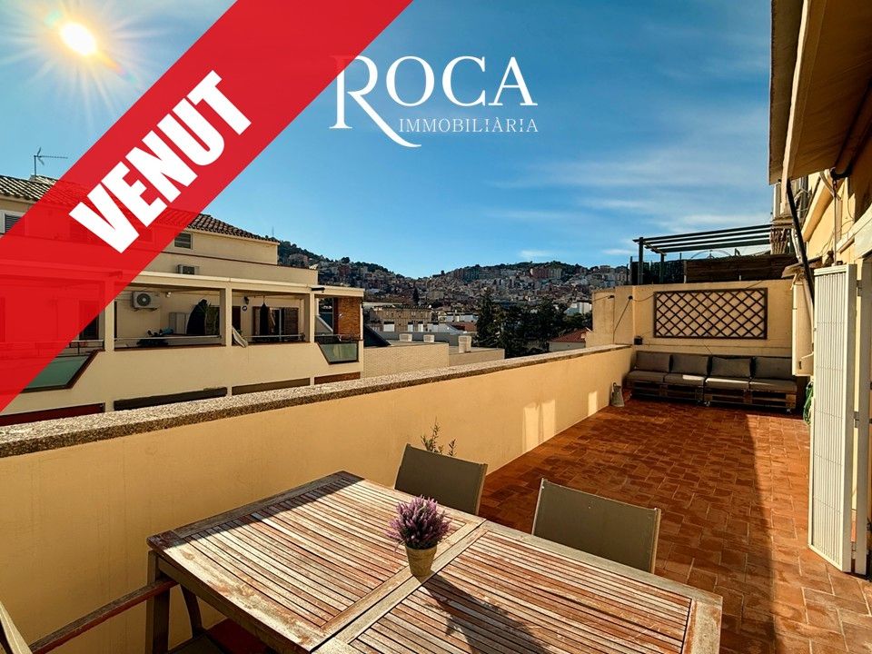 Exterior view of Attic for sale in  Barcelona Capital  with Air Conditioner, Heating and Parquet flooring