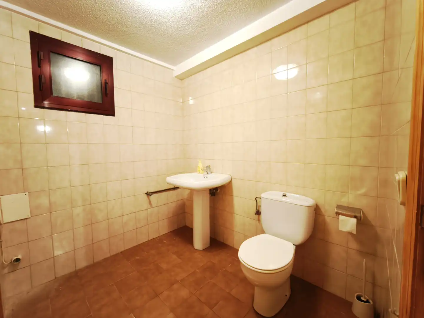 Bany de Casa o xalet en venda en  Logroño amb Calefacció, Parquet i Terrassa