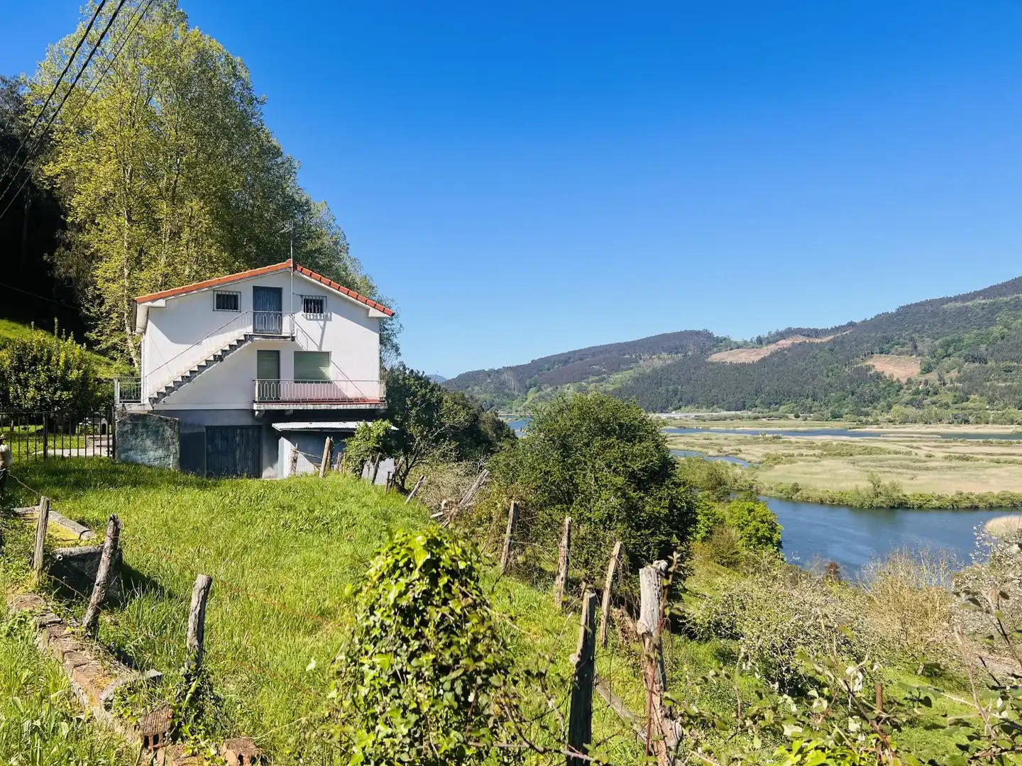 Vista exterior de Casa o chalet en venta en Voto con Terraza, Trastero y Balcón