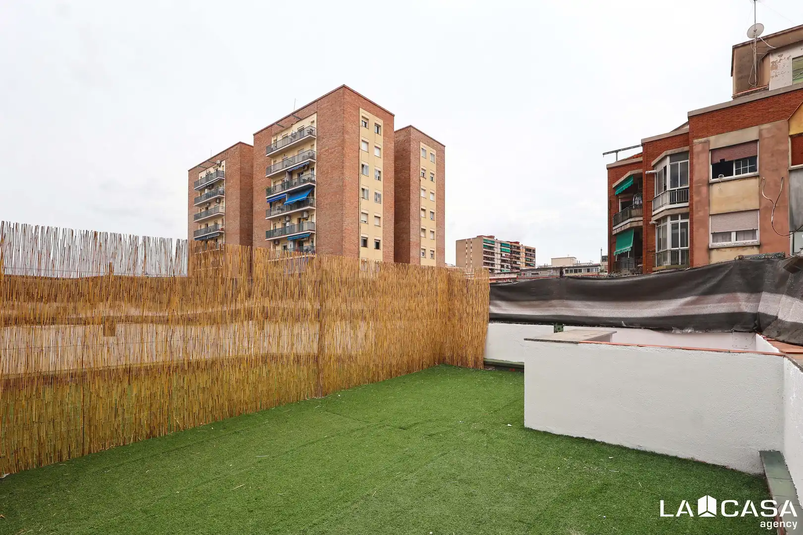 Terraza de Ático en venta en L'Hospitalet de Llobregat con Balcón
