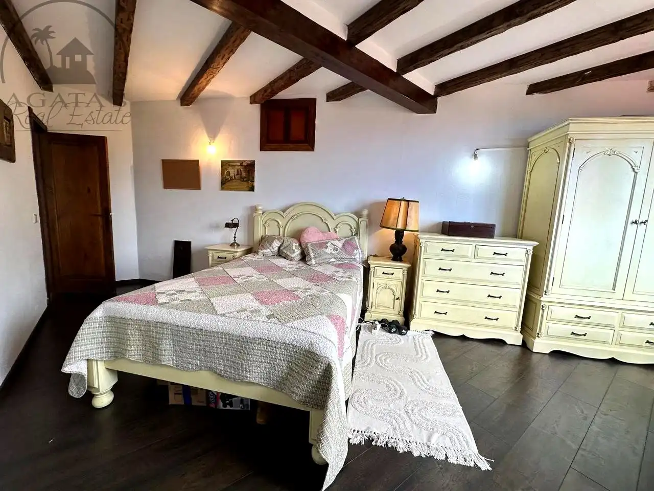 Country homes for sale in Centro