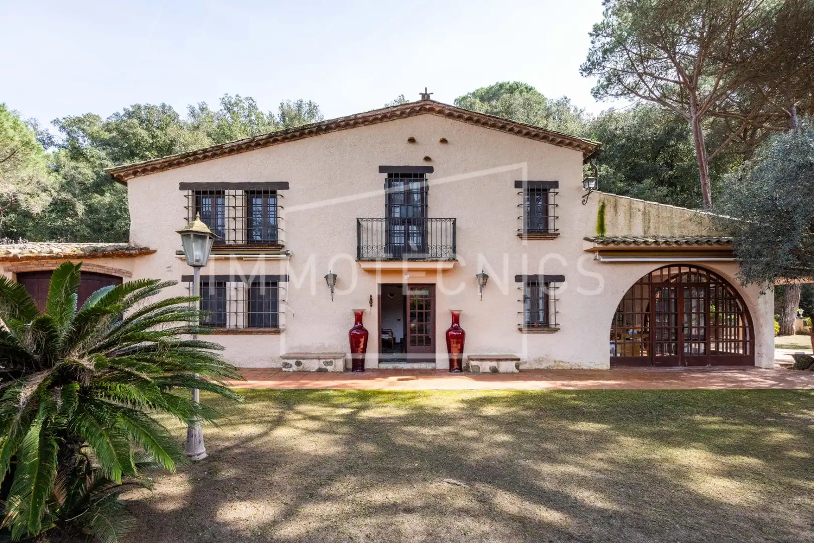 Vista exterior de Finca rústica en venda en Sant Iscle de Vallalta amb Calefacció, Jardí privat i Piscina