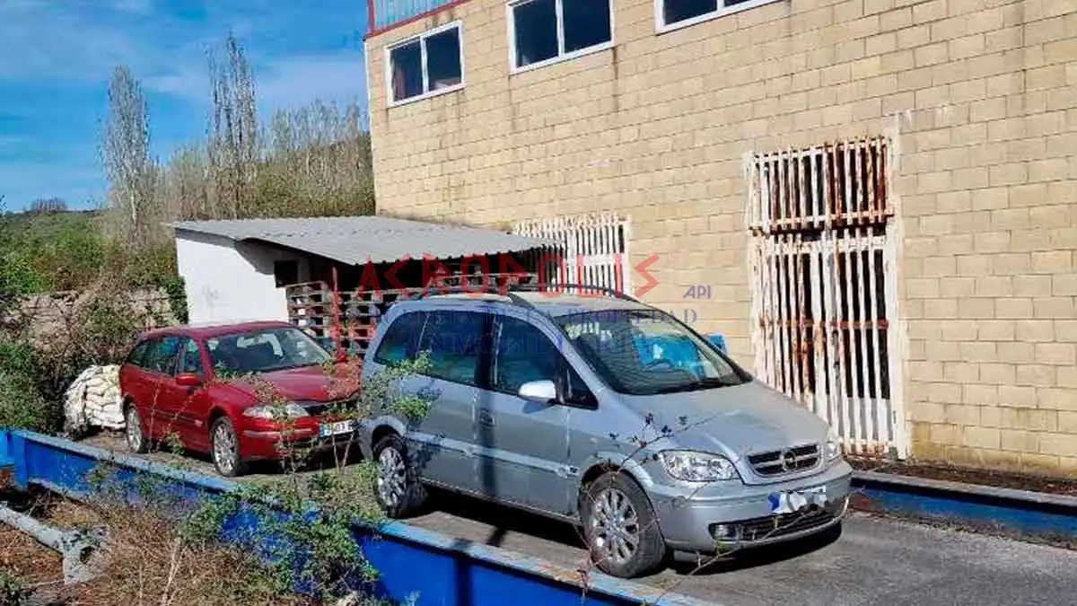 Parkplatz von Fabrikhallen zum Verkauf in La Asunción - La Inmaculada