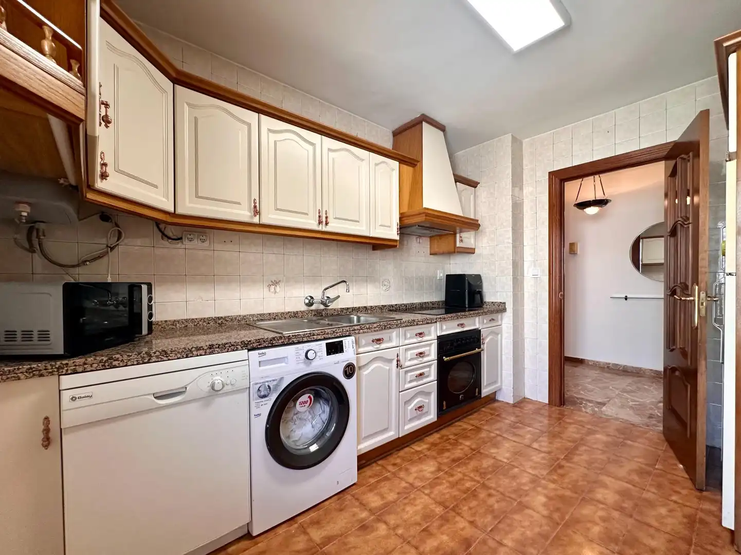 Kitchen of Flat for rent in Granada  with Air Conditioner, Heating and Terrace