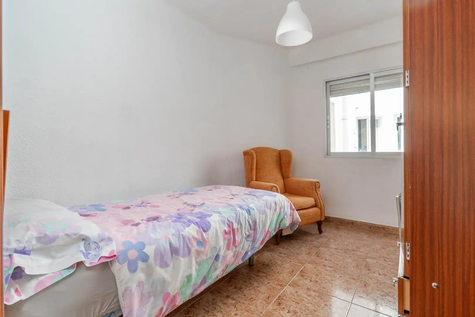 Habitación de Piso en venta en Granada con Aire acondicionado y Amueblado