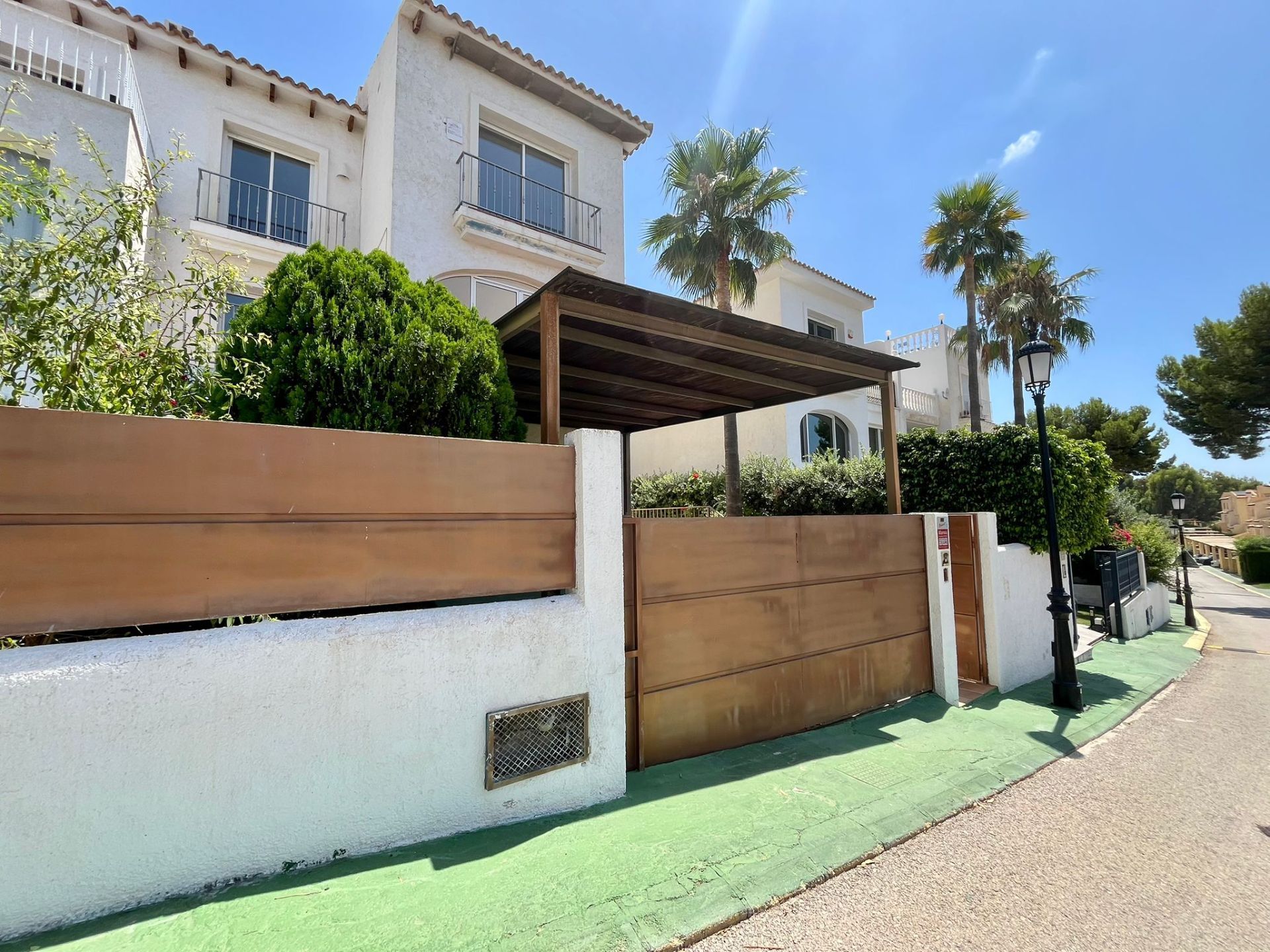 Vista exterior de Casa o xalet en venda en Altea amb Aire condicionat, Calefacció i Jardí privat