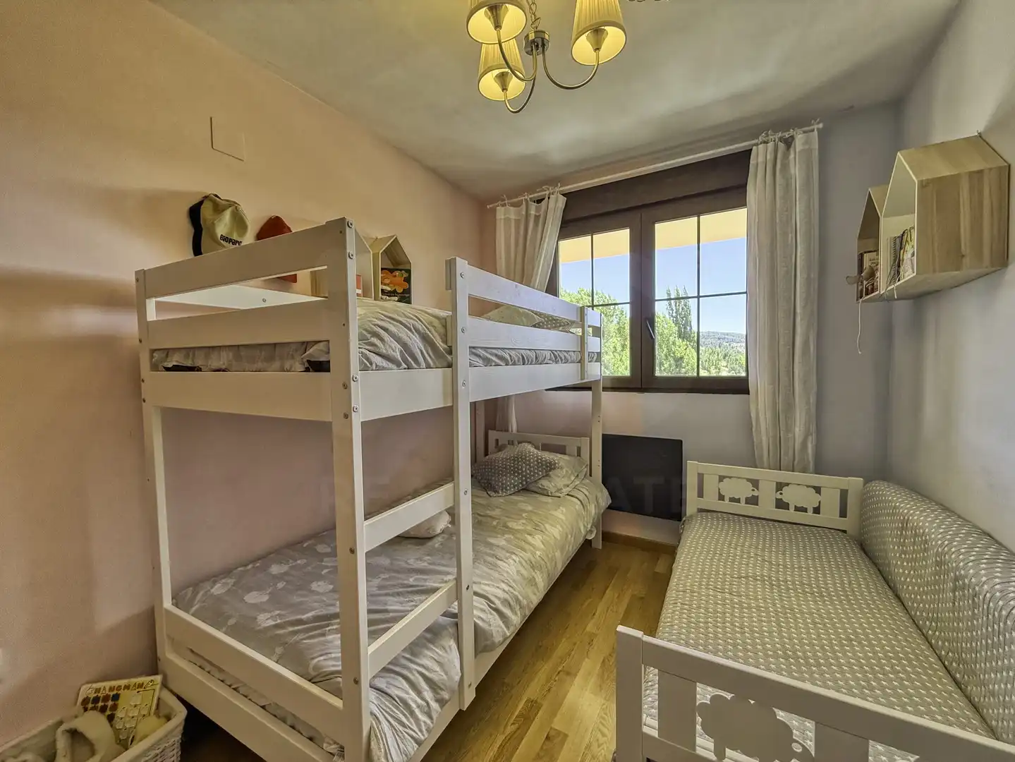 Habitación de Ático en venta en Alcalá de la Selva con Calefacción y Terraza
