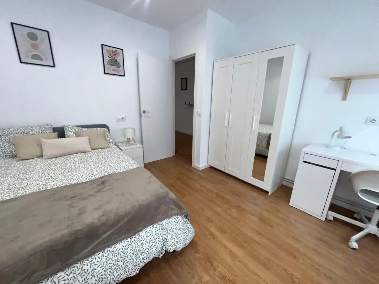 Bedroom of Flat for share in Ourense Capital   with Heating, Furnished and Balcony