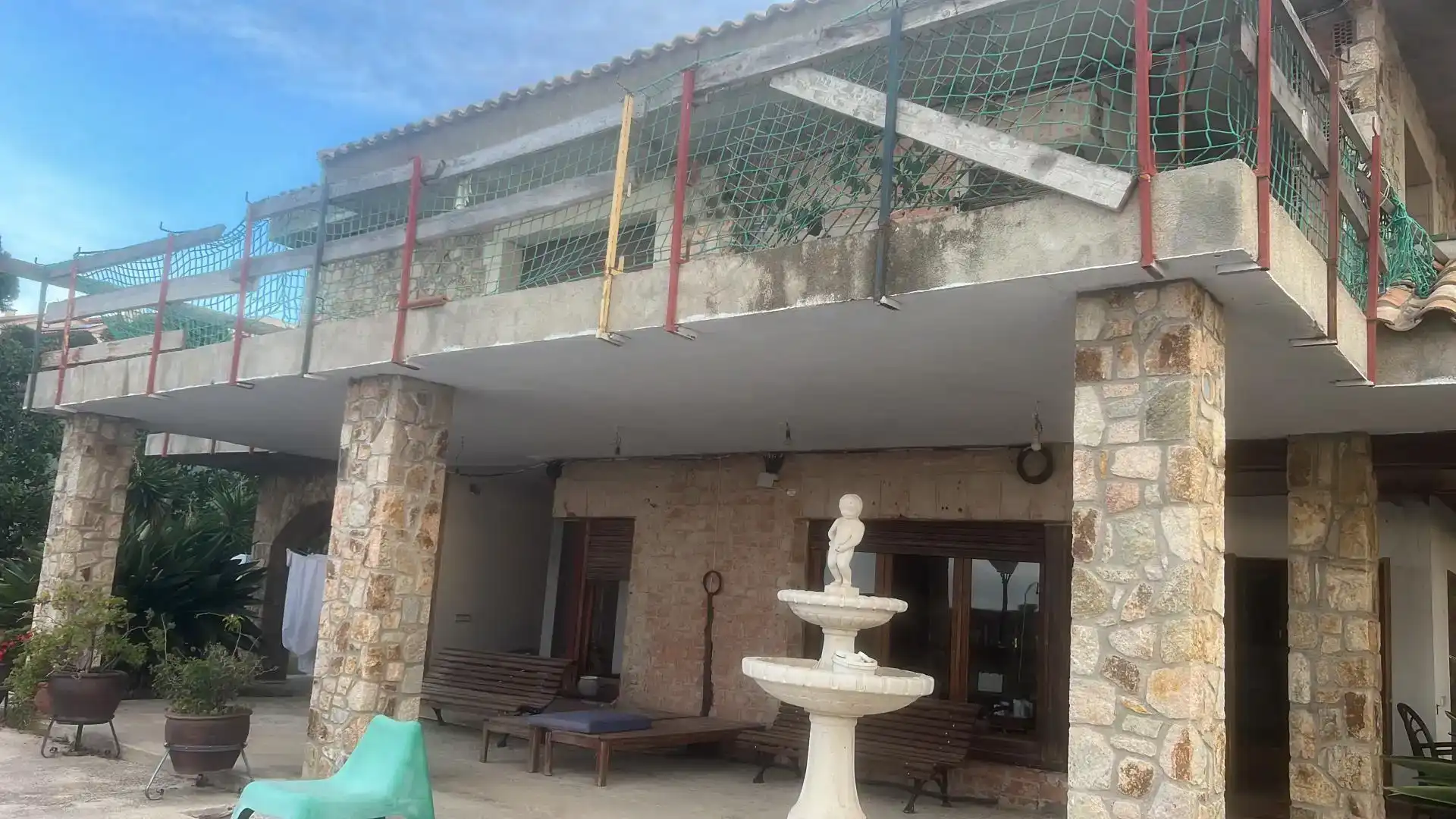 Vista exterior de Casa o xalet en venda en Teià amb Aire condicionat, Piscina i Balcó
