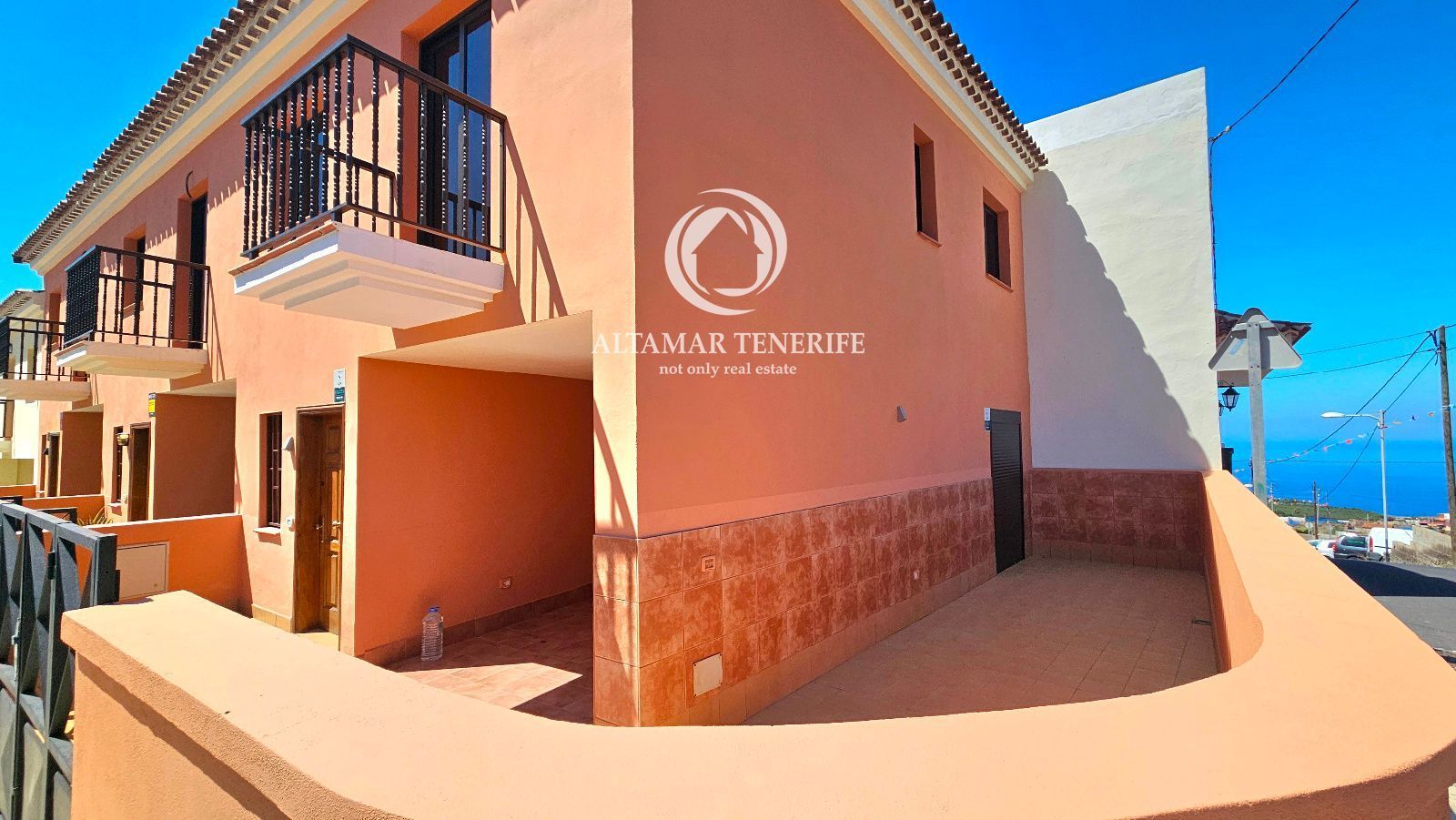 Vista exterior de Casa adosada en venta en Adeje con Terraza y Amueblado