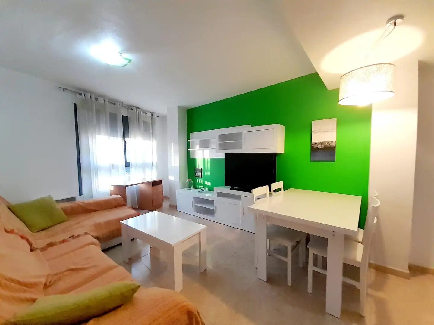 Wohnung zur Miete in Avenida de los Jerónimos, Guadalupe