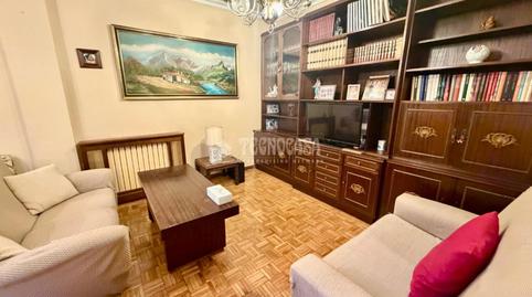 Foto 3 de Casa adosada en venda a C. Rey Monje, La Lastra, León