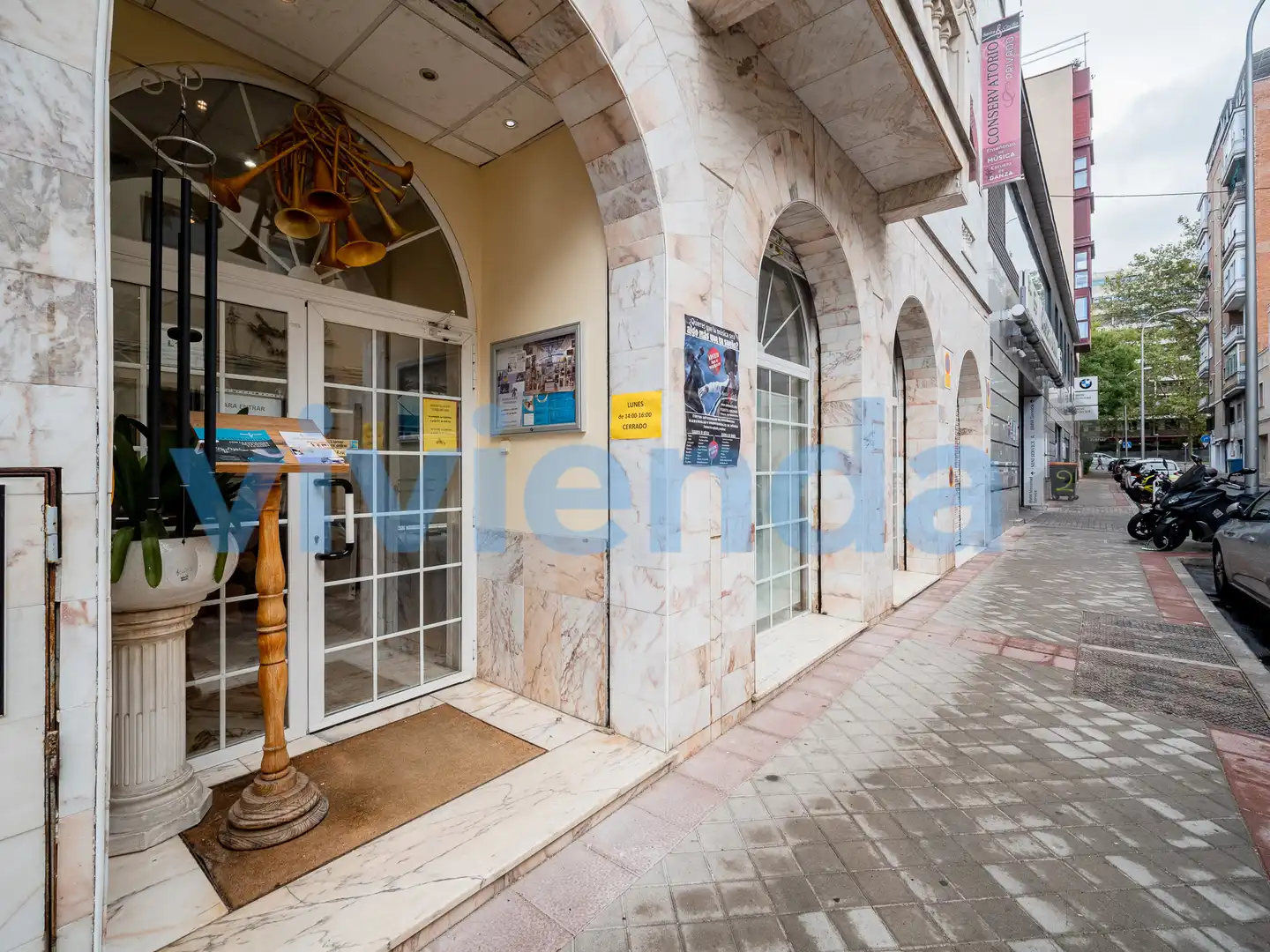 Büro zur Miete in Madrid mit Klimaanlage, Heizung und Terrasse