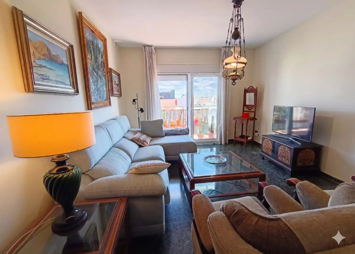 Sala d'estar de Pis de lloguer en  Almería Capital amb Aire condicionat i Moblat