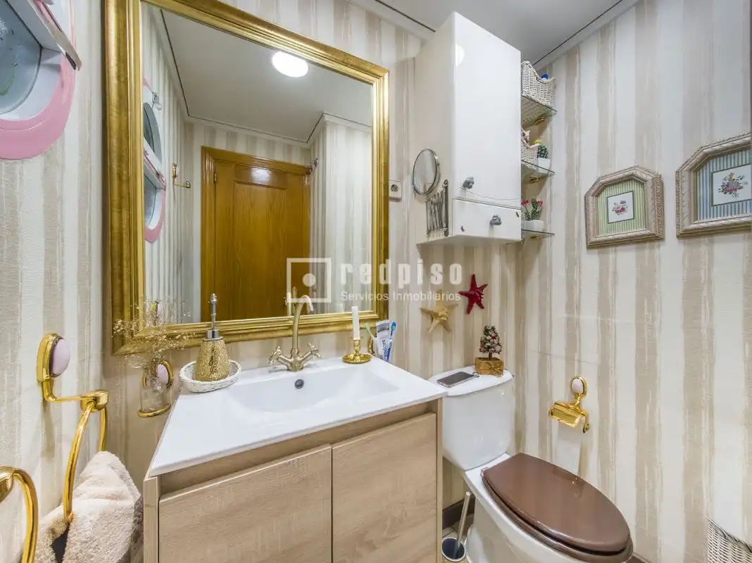 Baño de Casa o chalet en venta en Alcorcón con Aire acondicionado, Calefacción y Jardín privado