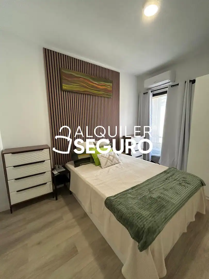 Habitación de Piso de alquiler en Alcalá de Henares con Aire acondicionado, Calefacción y Amueblado