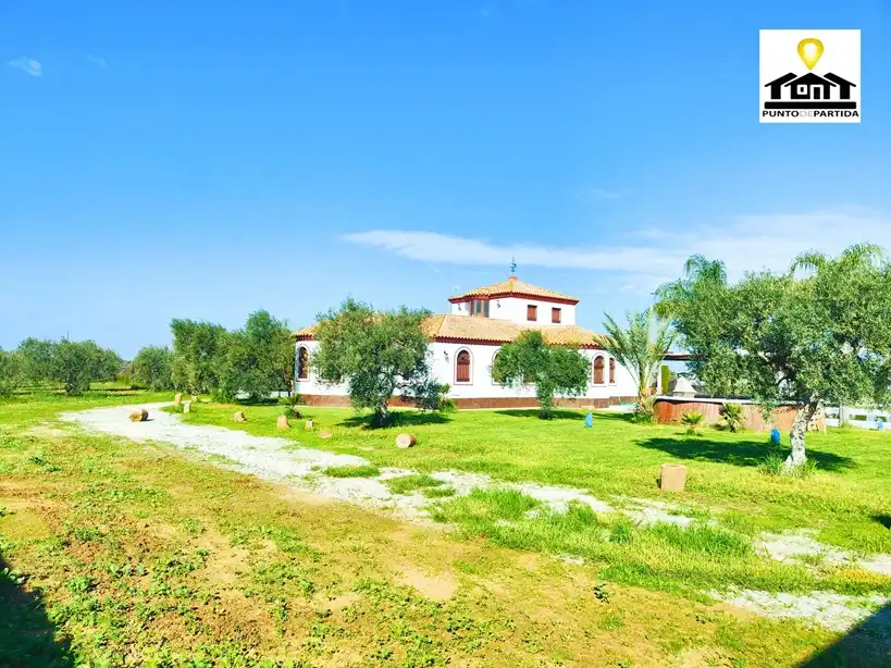 Außenansicht von Country house zum Verkauf in Utrera mit Klimaanlage, Heizung und Privatgarten