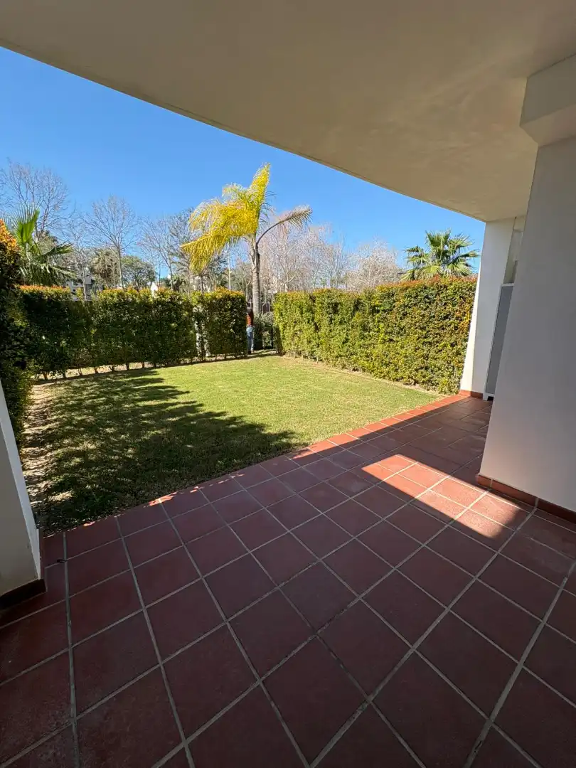 Garten von Wohnung zum Verkauf in Chipiona mit Klimaanlage, Heizung und Privatgarten