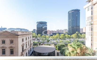 Exterior view of Flat for sale in  Barcelona Capital  with Air Conditioner, Terrace and Balcony