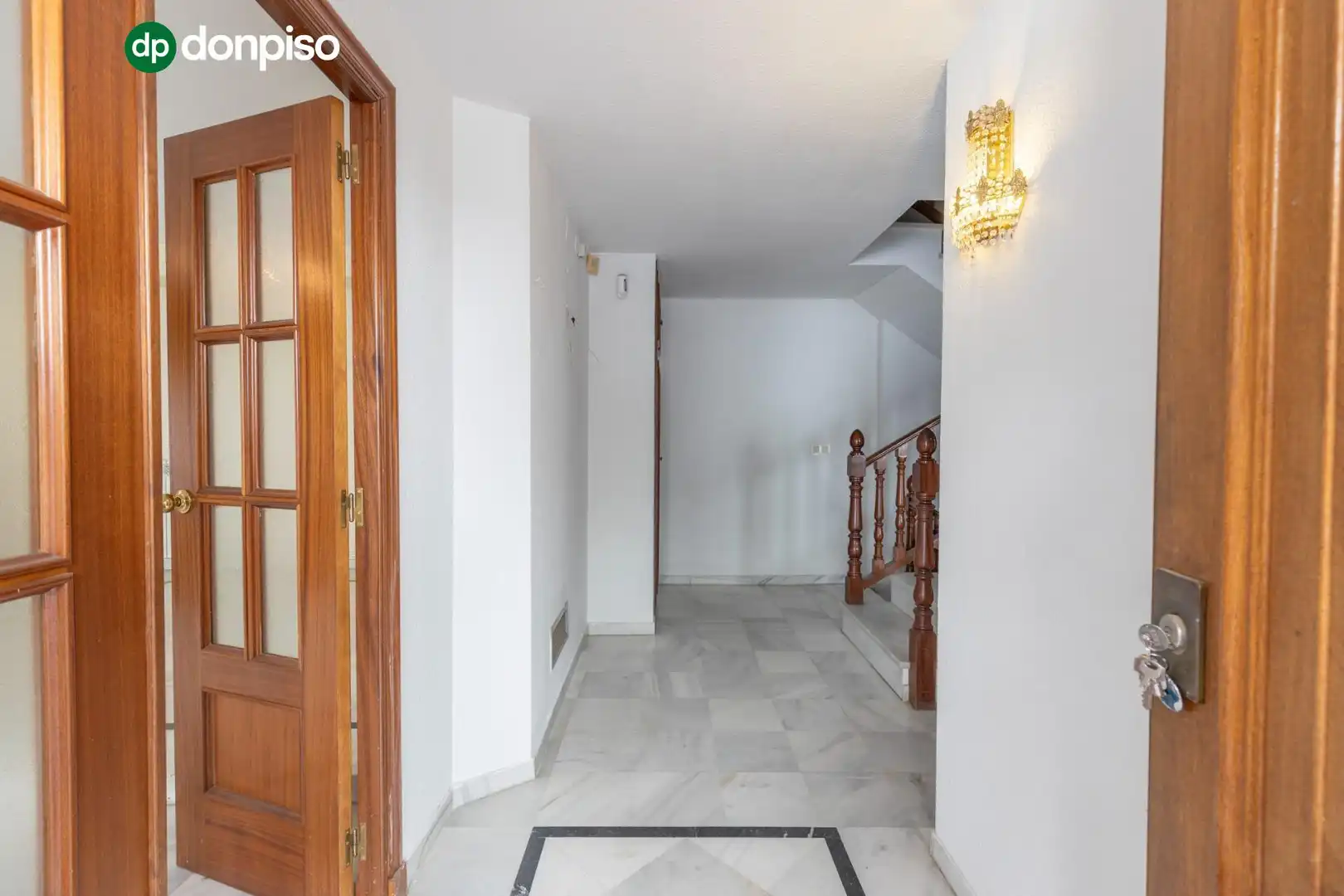 Einfamilien-Reihenhaus zum Verkauf in Granada mit Heizung, Terrasse und Abstellraum