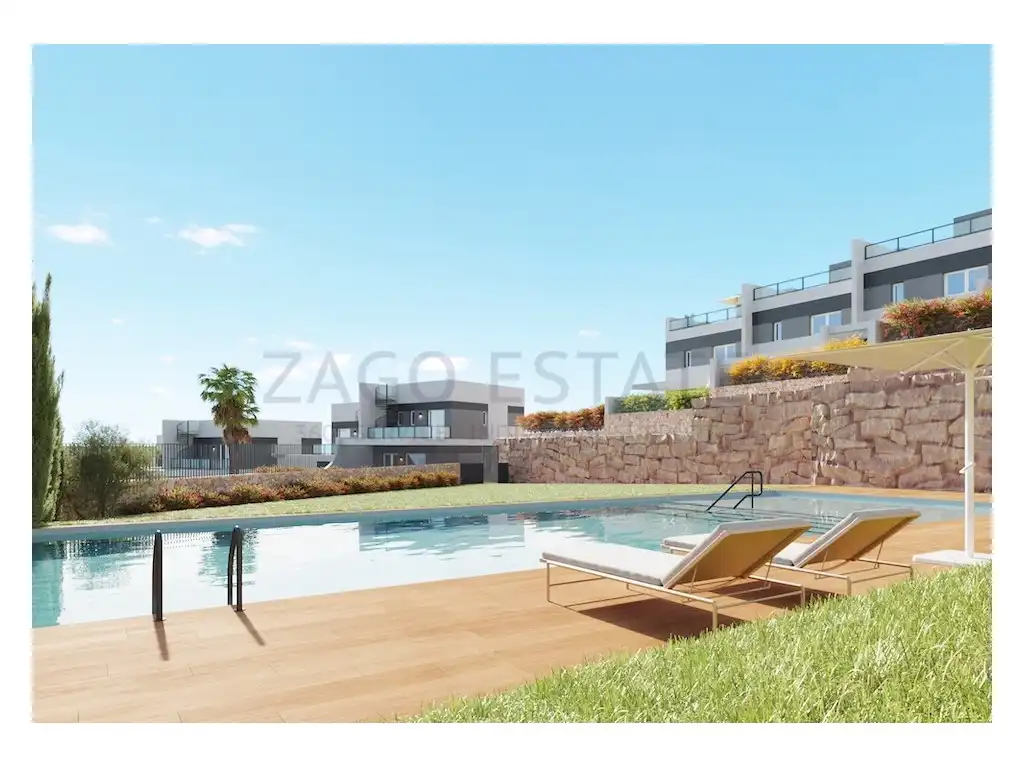Detached house with pool for sale in Calle Tavernes De 9C