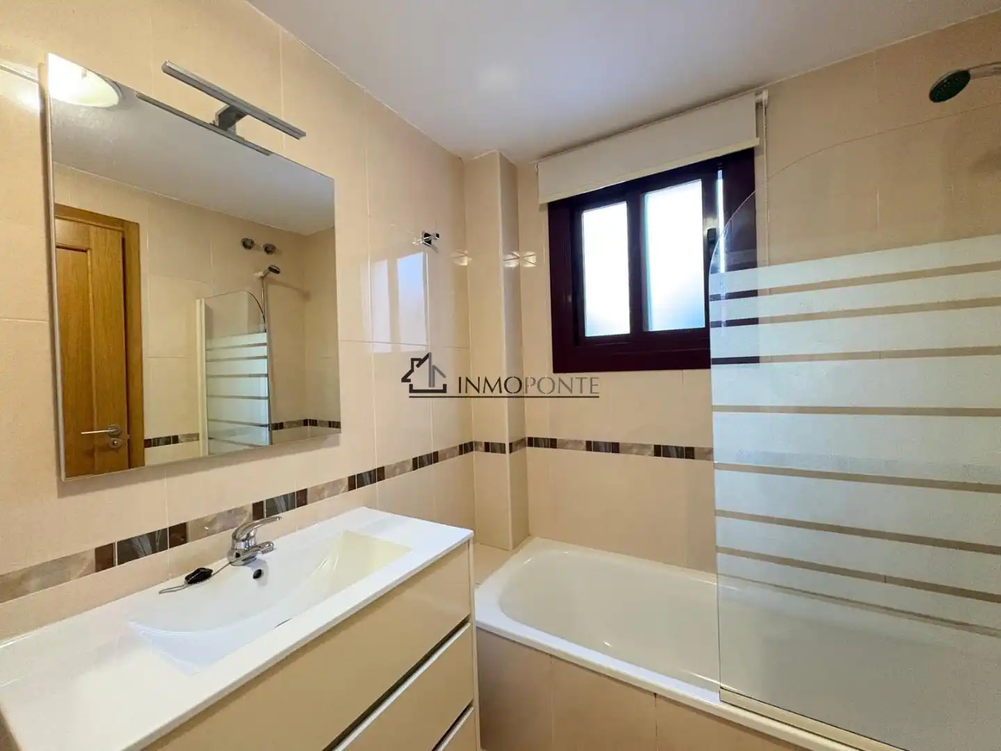 Badezimmer von Wohnungen zur Miete in O Burgo - Campus Universitario