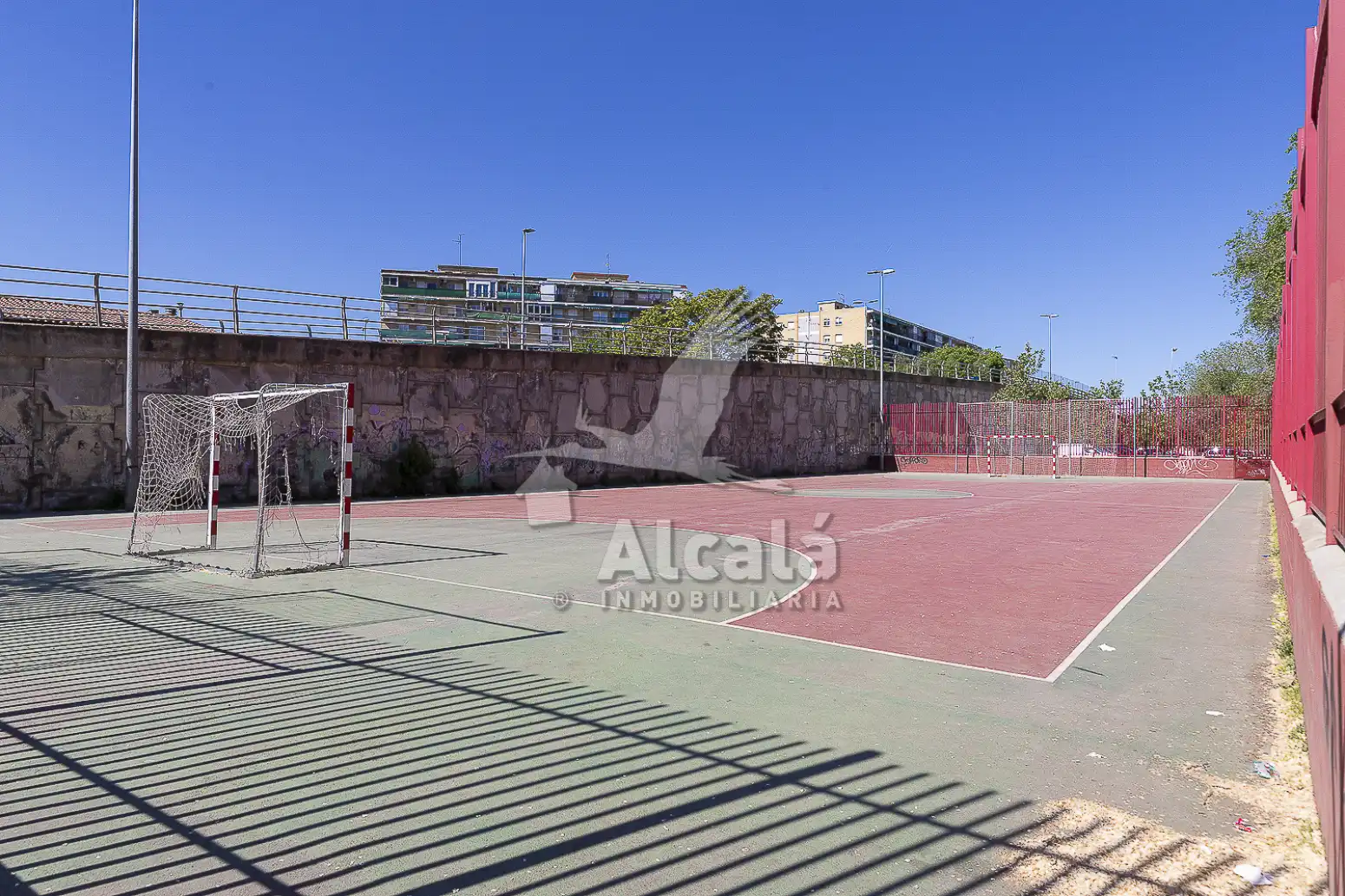 Aparcament de Pis en venda en Alcalá de Henares amb Aire condicionat, Calefacció i Terrassa
