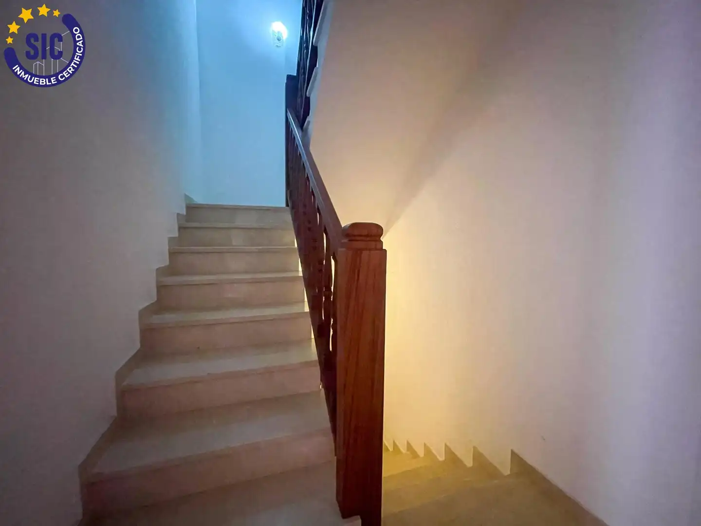Maisonette zum Verkauf in Chera mit Heizung, Privatgarten und Balkon