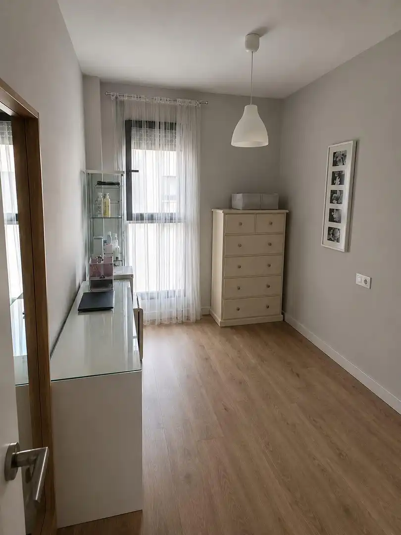 Bedroom of Flat for sale in Sevilla  with Air Conditioner, Terrace and Community pool